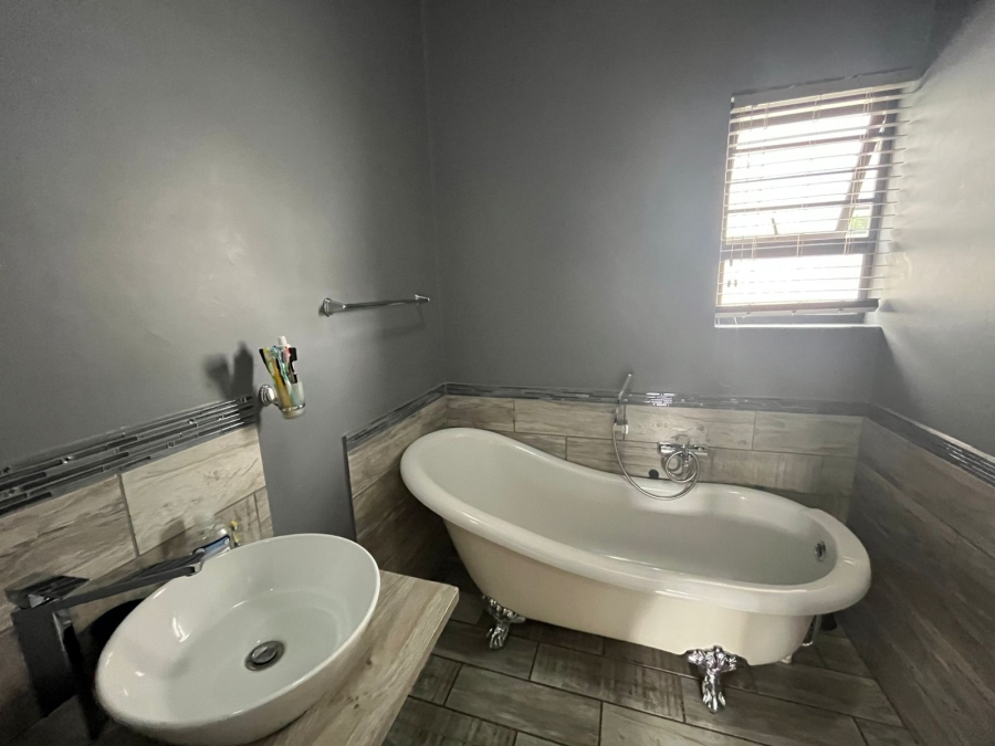 3 Bedroom Property for Sale in Waterkloof North West